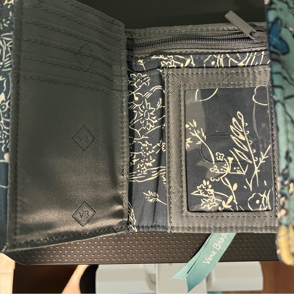 Vera Bradley Crossbody and wallet - Picture 6 of 7